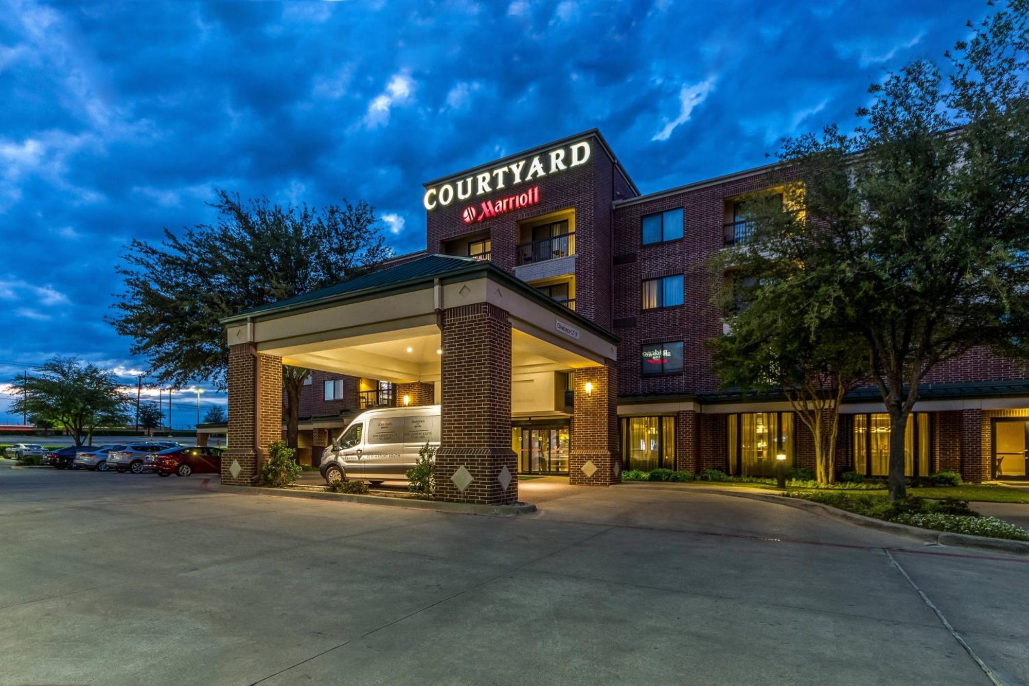 Courtyard Dallas Dfw Airport South/Ирвинг Экстерьер фото